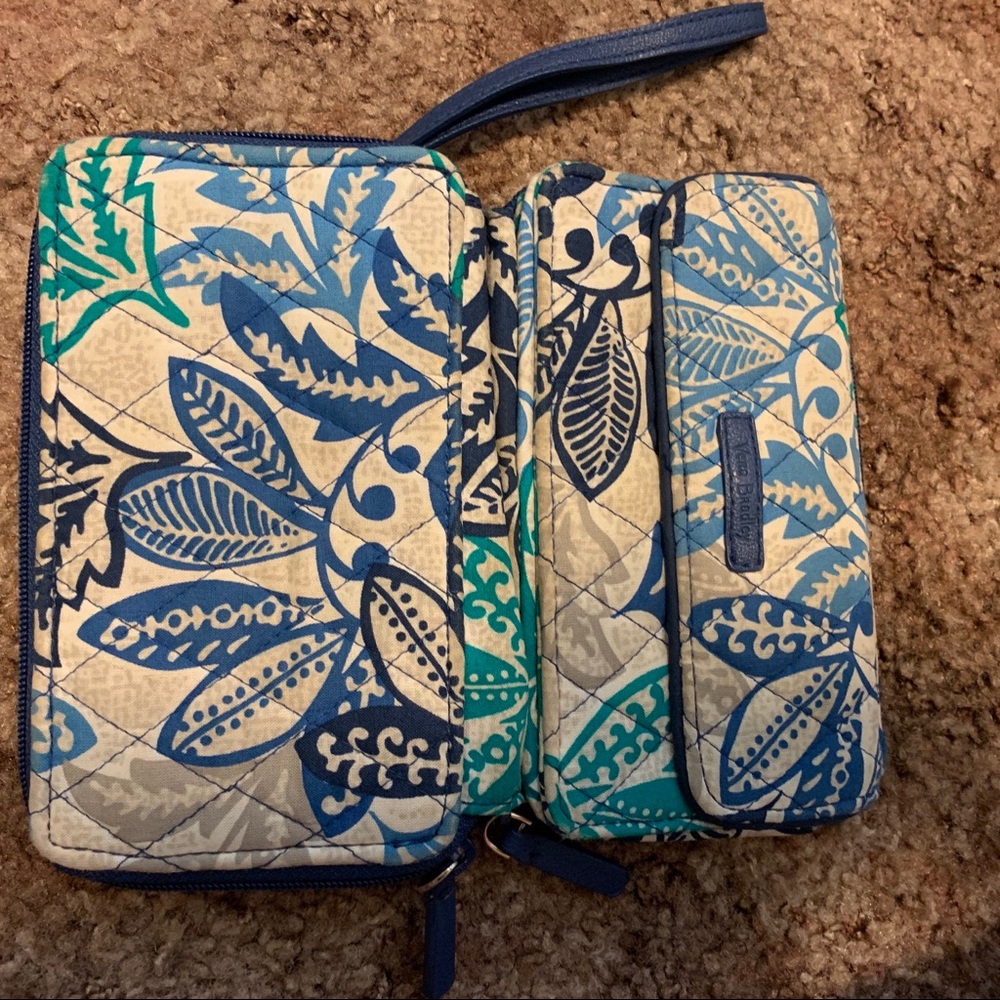 Vera Bradley Wristlet, Santiago pattern